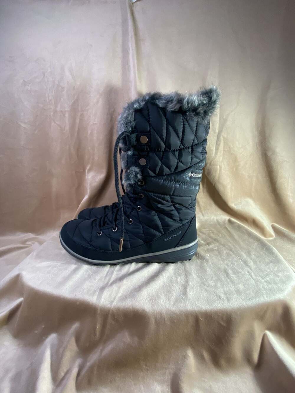 Columbia Women's Heavenly Omni-Heat 200 Grams Insulated Waterproof Winter Boots